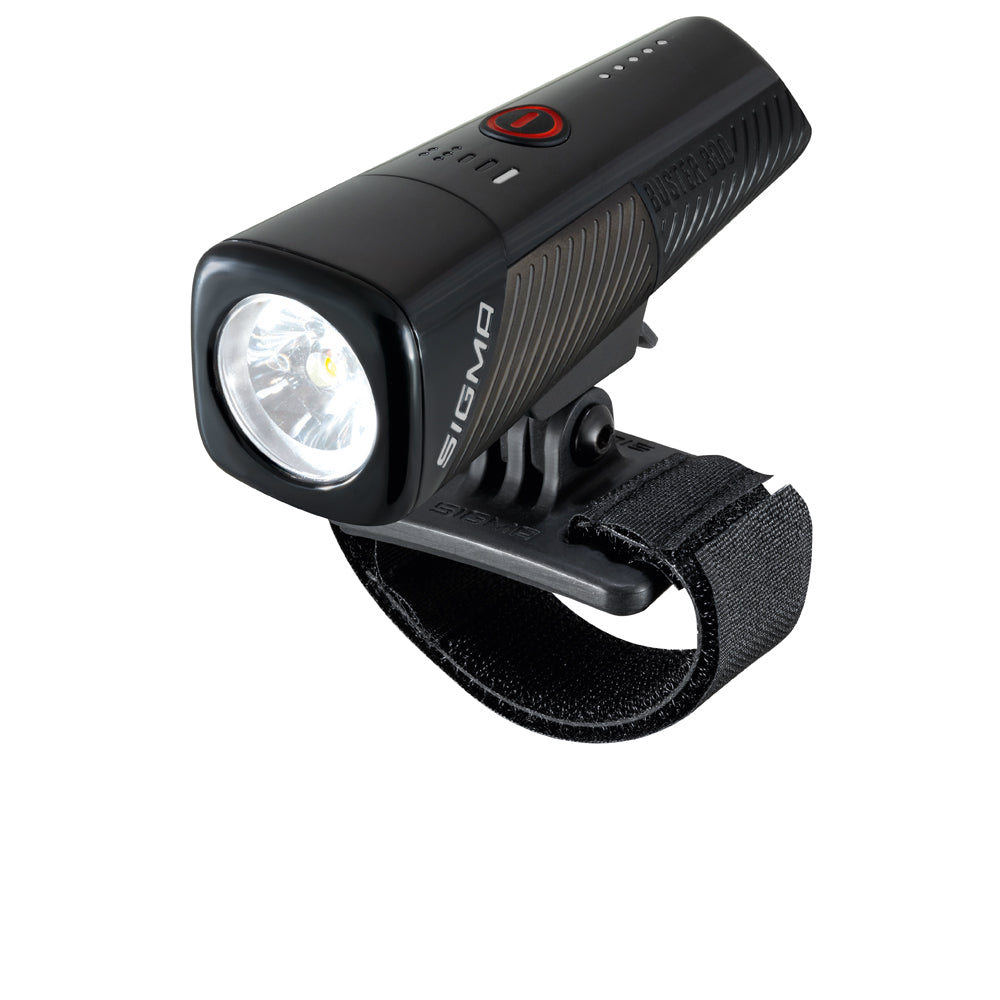 Sigma Buster 800 HL LED-Helmlampe schwarz am MTB-Helm mit Schnellverschluss