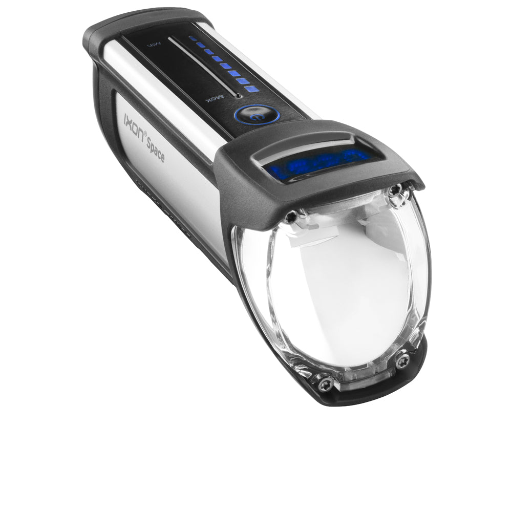 Busch & Müller IXON SPACE Akku-Scheinwerfer mit Display und Touchfeld am Lenkerhalter